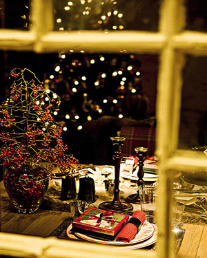 christmas-gothic-medieval-style-theme-table-decorations